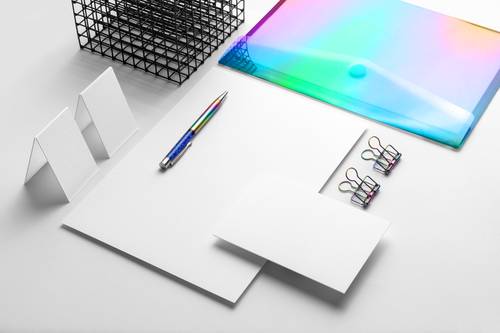 简约风格VI品牌样机PSD模板 - PNG派