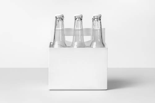 透明玻璃瓶饮料啤酒包装PS样机模板 - PNG派