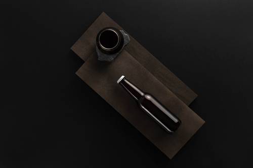 啤酒瓶易拉罐包装展示PS样机模板 - PNG派