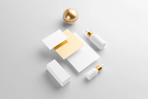 高端美妆护肤包装组合展示PS样机模板 - PNG派