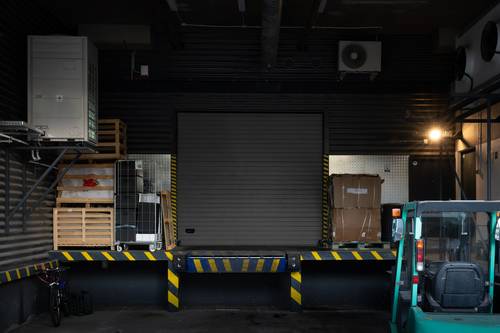 城市户外广告牌PS样机模板 - PNG派