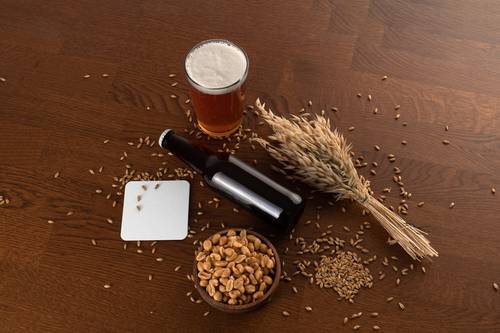 啤酒瓶易拉罐包装PS样机模板 - PNG派