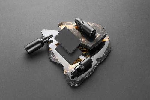 高端暗黑系化妆品VI样机组合展示PS模板 - PNG派