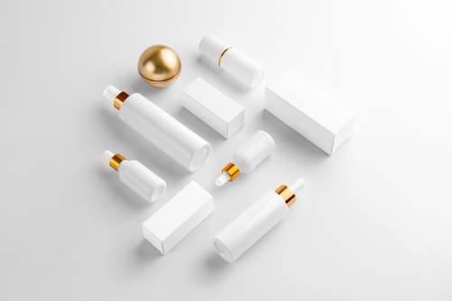 高端美妆护肤包装组合展示PS样机模板 - PNG派