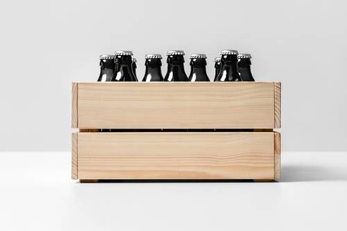 小型玻璃瓶黑啤包装PS样机模板 - PNG派