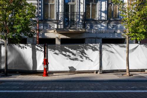 城市户外广告牌宣传物料PS样机模板 - PNG派