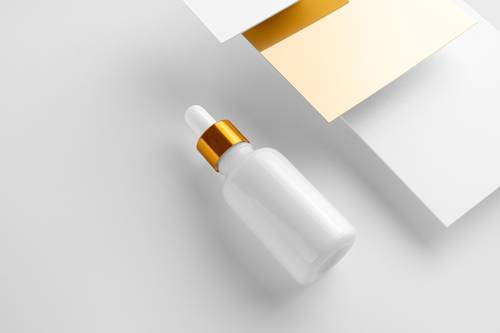 高端美妆护肤包装组合展示PS样机模板 - PNG派