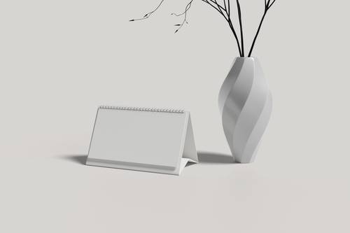 站立式翻页台历PS样机模板 - PNG派