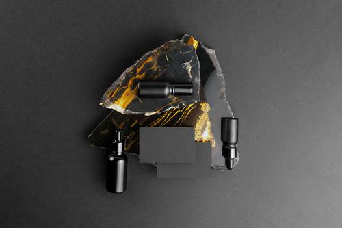 高端暗黑系化妆品VI样机组合展示PS模板 - PNG派