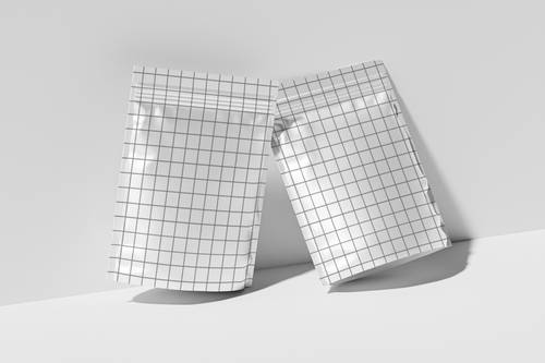 自封口站立式零食袋PS样机模板 - PNG派