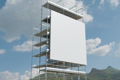 户外大型广告展示PS样机模板 - PNG派