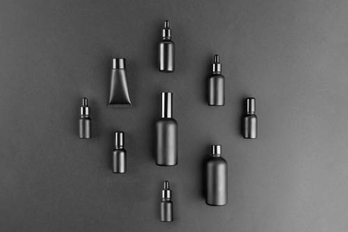 高端暗黑系化妆品VI样机组合展示PS模板 - PNG派