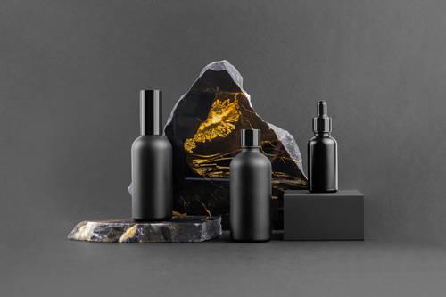 高端暗黑系化妆品VI样机组合展示PS模板 - PNG派