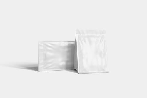 自封口站立式零食袋PS样机模板 - PNG派