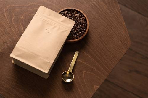 咖啡包装场景展示PS样机模板 - PNG派