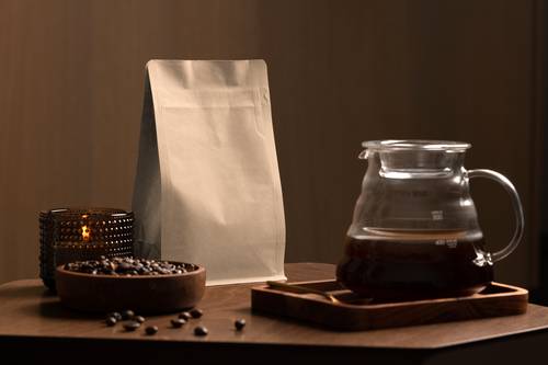 咖啡包装场景展示PS样机模板 - PNG派