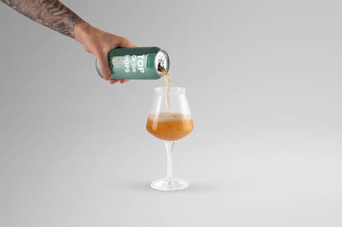 啤酒瓶易拉罐包装展示PS样机模板 - PNG派