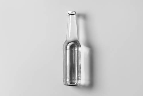 透明玻璃瓶饮料啤酒包装PS样机模板 - PNG派