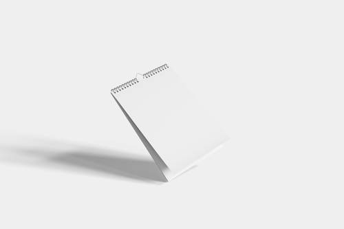 小型翻页日历挂历PS样机模板 - PNG派