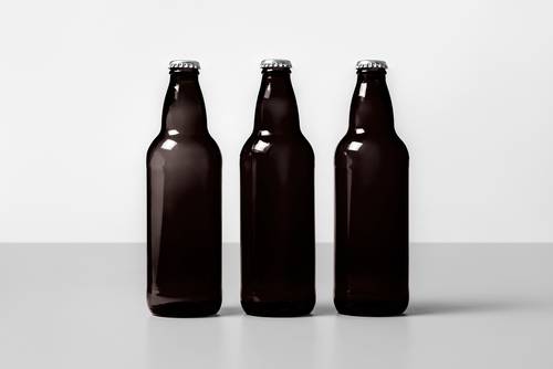 黑啤包装PS样机模板 - PNG派
