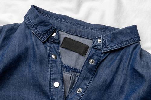 服装标签吊牌PS样机模板 - PNG派