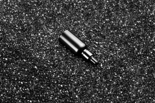 高端暗黑系化妆品VI样机组合展示PS模板 - PNG派