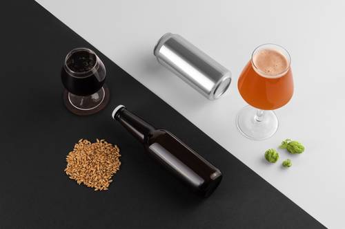 啤酒瓶易拉罐包装展示PS样机模板 - PNG派