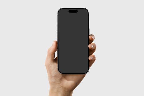 手拿iPhone 17 Pro手机PS样机模板 - PNG派