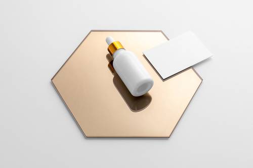 高端美妆护肤包装组合展示PS样机模板 - PNG派