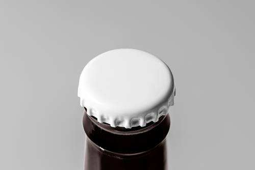 黑啤包装PS样机模板 - PNG派