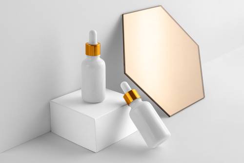 高端美妆护肤包装组合展示PS样机模板 - PNG派